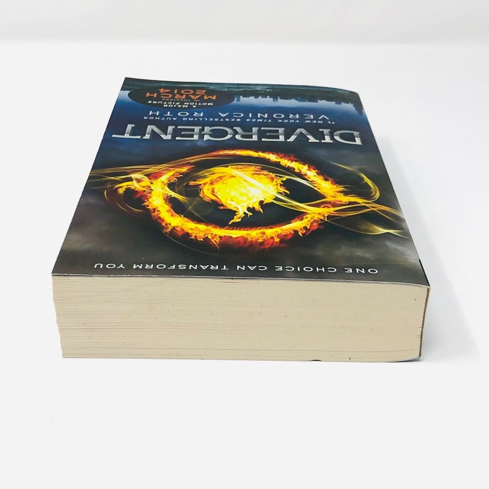 DIVERGENT VERONICA ROTH SOFTCOVER BOOK - Picture 5 of 7